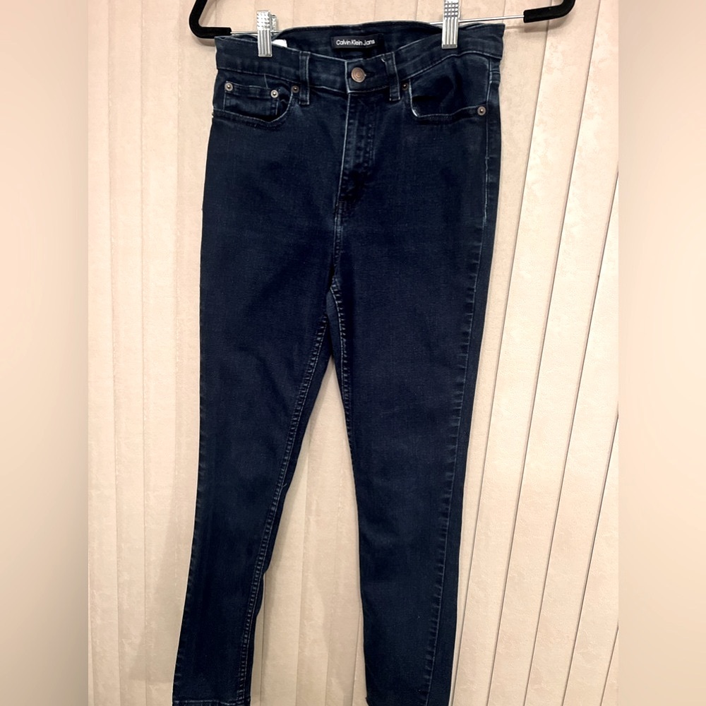 Calvin Klein Women’s  Skinny Jeans Dark Denim Size 6